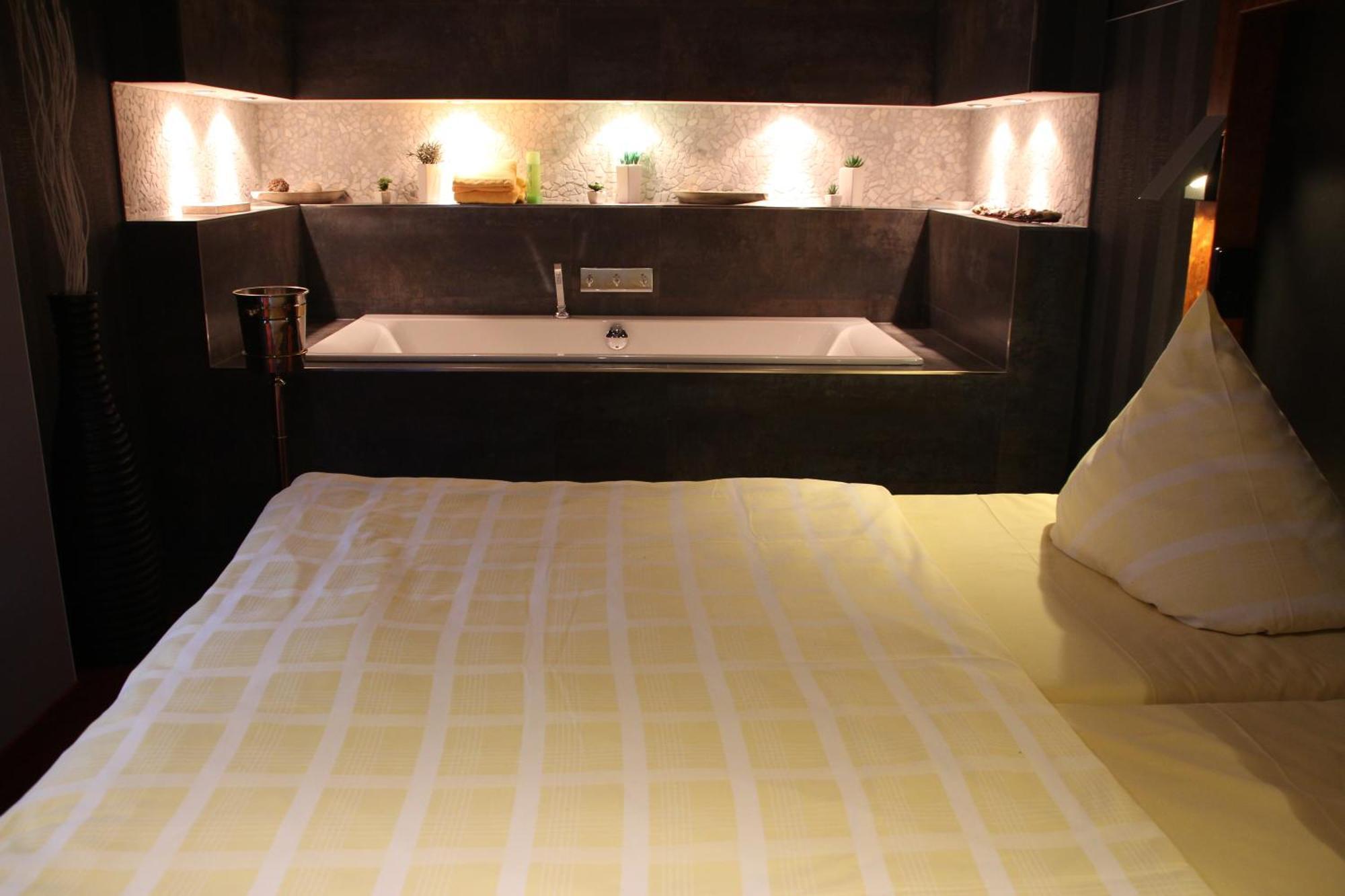 Sl'Otel - Das Stadthotel - Voll Klimatisiert Bernburg Extérieur photo