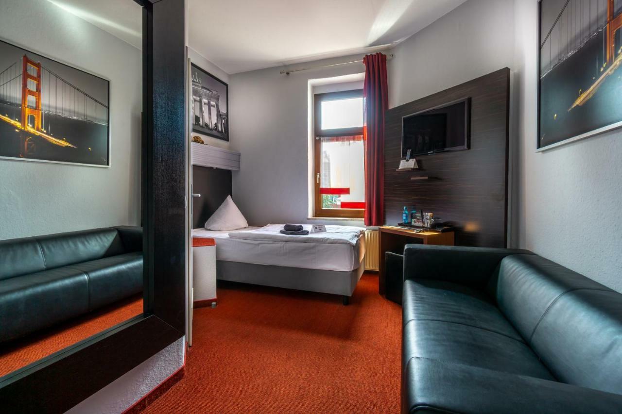 Sl'Otel - Das Stadthotel - Voll Klimatisiert Bernburg Extérieur photo