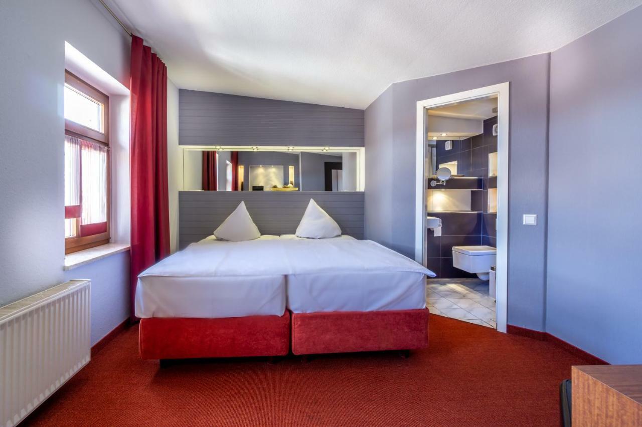 Sl'Otel - Das Stadthotel - Voll Klimatisiert Bernburg Extérieur photo
